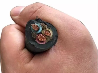 青島華強(qiáng)電纜為您解讀什么原因?qū)е裸~絲發(fā)黑