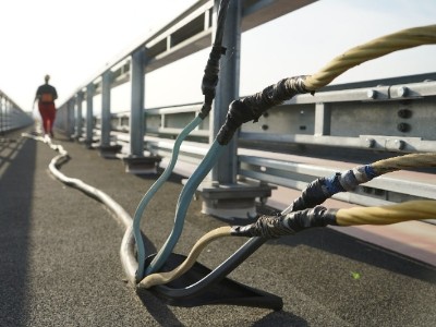 常見工業(yè)電線電纜種類及其應(yīng)用解析