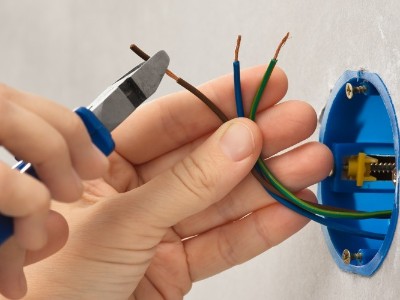 【華強(qiáng)電纜】家裝電路改造中的陷阱，你知道嗎？