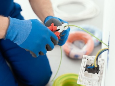 筑牢生命防火墻：高層建筑消防系統(tǒng)布線核心與耐火電纜甄選指南