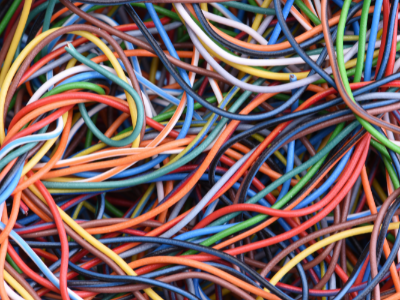 【華強(qiáng)電纜】這樣的電線電纜千萬(wàn)別使用！